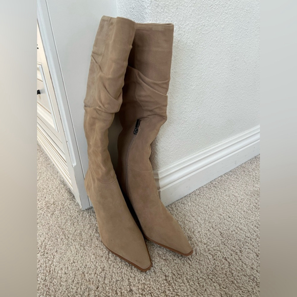 Vince Camuto Derika Leather
Boot. Size 5/35 - Picture 6 of 10